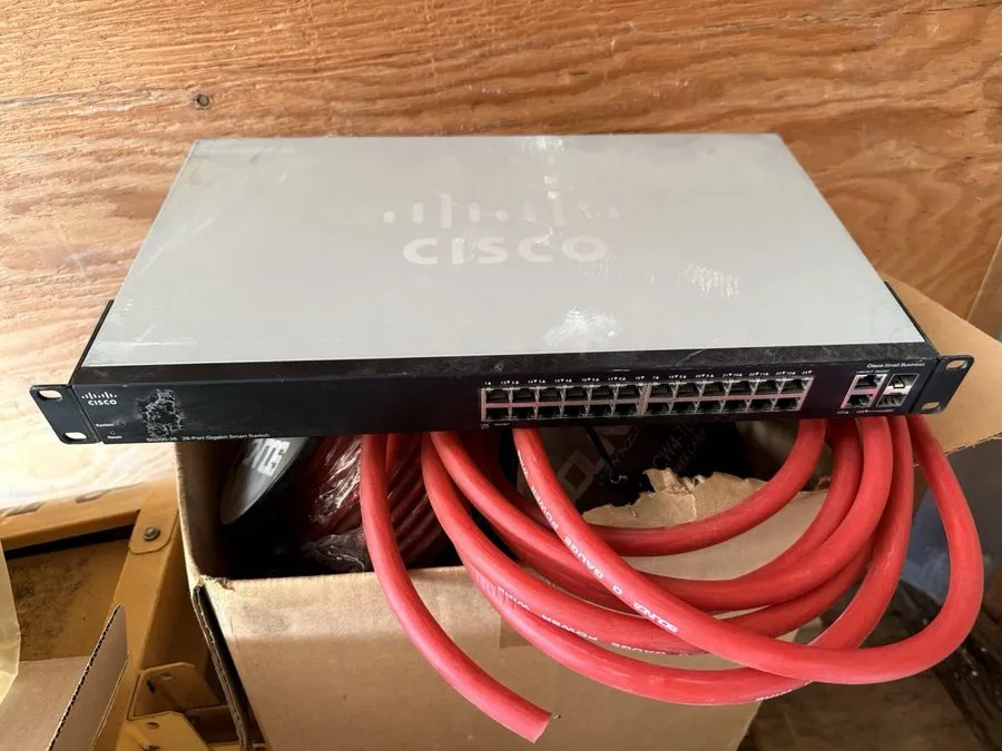 Коммутатор Cisco SG200-26 26-Port Gigabit POE Smart Switch Works