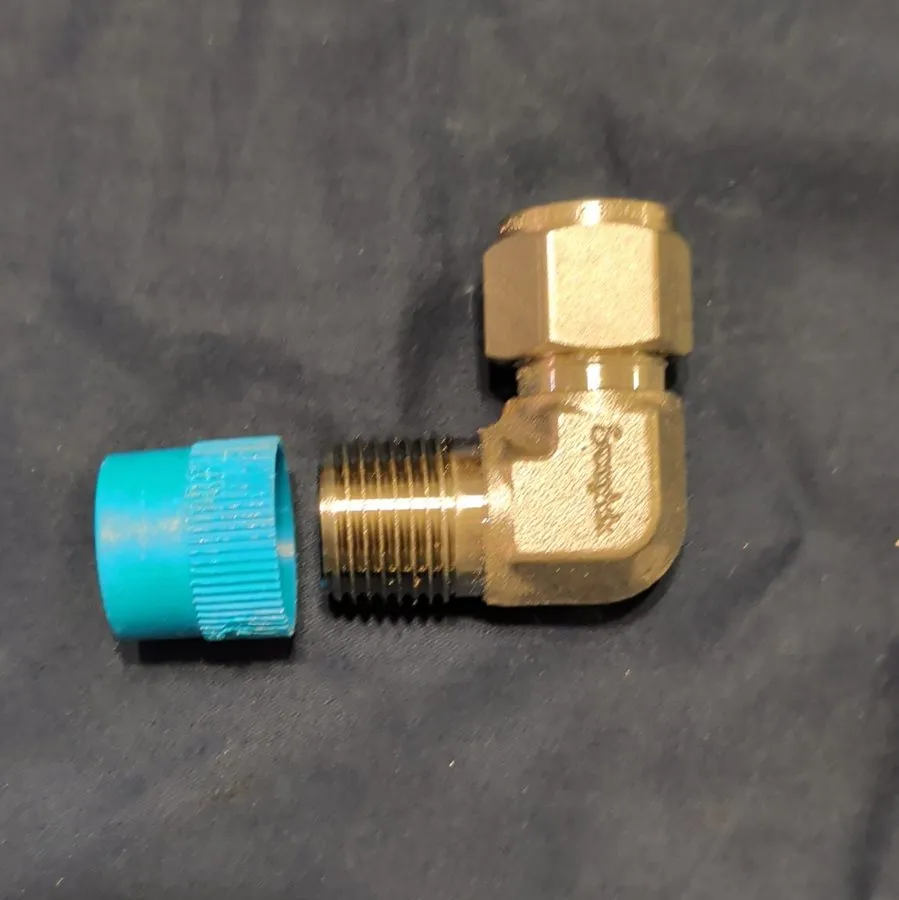 Фитинг Swagelok SS-810-2-8 Elbow Compression-to-NPT Fitting 1/2 in x 1/2 in SS