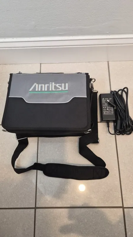 Анализатор Anritsu MS2711E Spectrum Master Analyzer 100 kHz to 3 GHz — фото лота 1