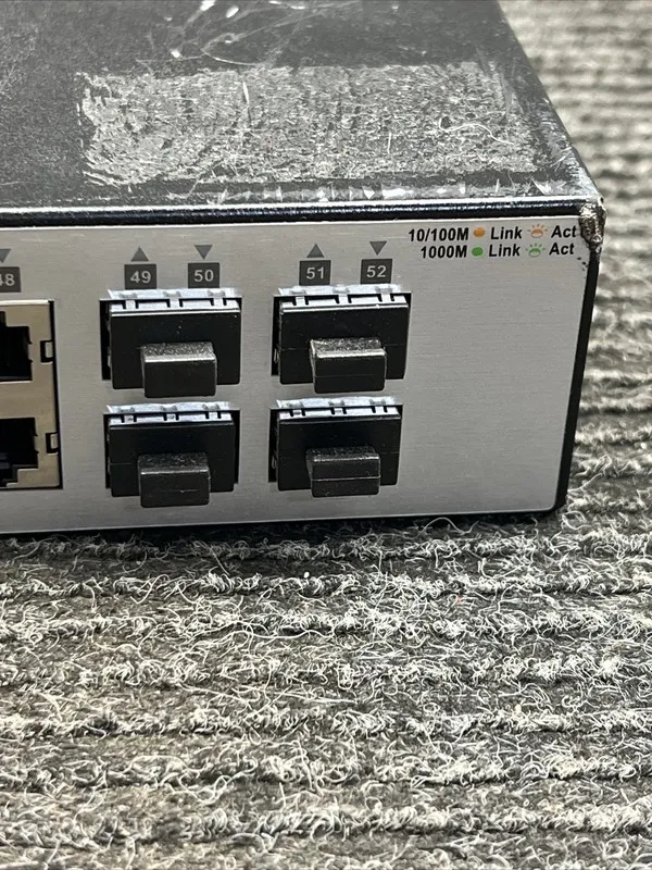 Коммутатор D-Link 52-Port Gigabit Smart Managed Network Switch DGS-1210-52 RackM