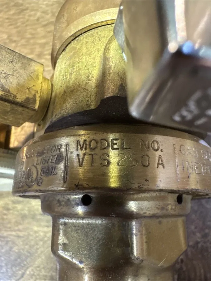 Трубопроводная арматура Victor Inert Compressed Gas Regulator, VTS250A Made in U — фото лота 1