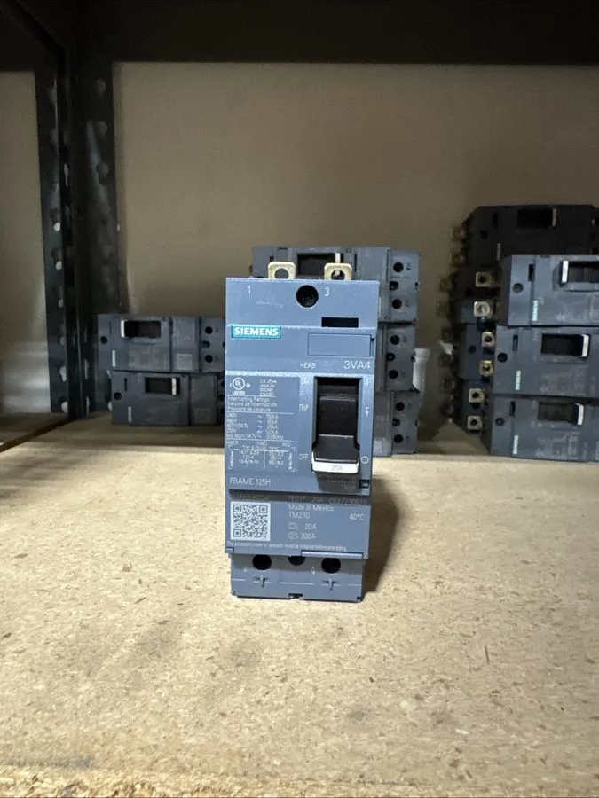 Автоматический выключатель Siemens 3VA4 3VA4120-6ED24-0AA0 2 Pole 20 Amp 600V Ci