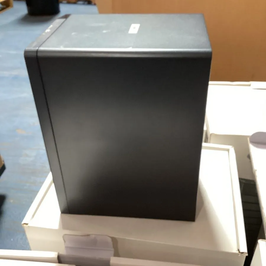 СХД PROMISE PEGASUS2 R4 Thunderbolt 2 RAID Storage Array Missing 4x sleds