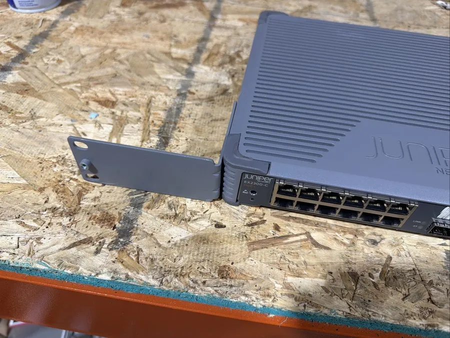Коммутатор Juniper EX2300-C-12P 12 Port PoE+ Fanless Switch 2x 10GbE SFP+ Junos