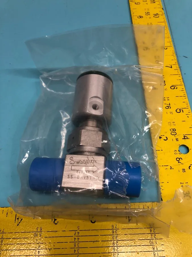 Клапан SWAGELOK SS-BNV51-0 BELLOWS SEALED VALVE, 170733