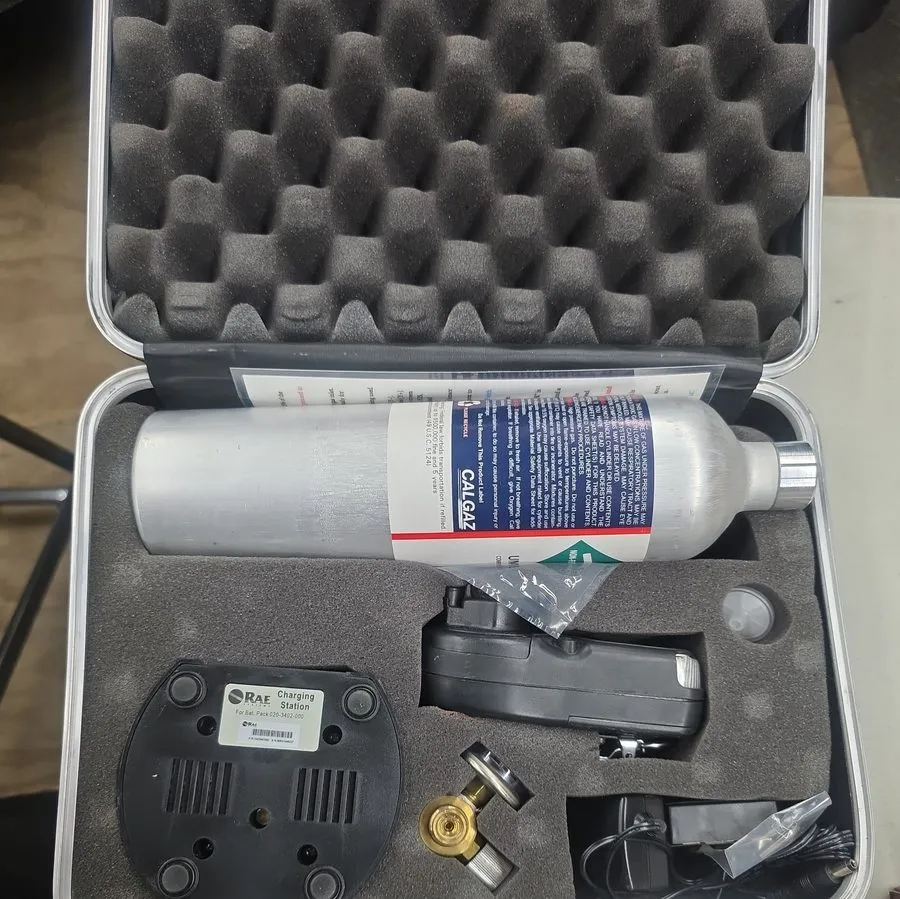Газоанализатор RAE Systems QRAE II PGM-2400P Multi-Gas Detector w/ Charger As-Is — фото лота 1