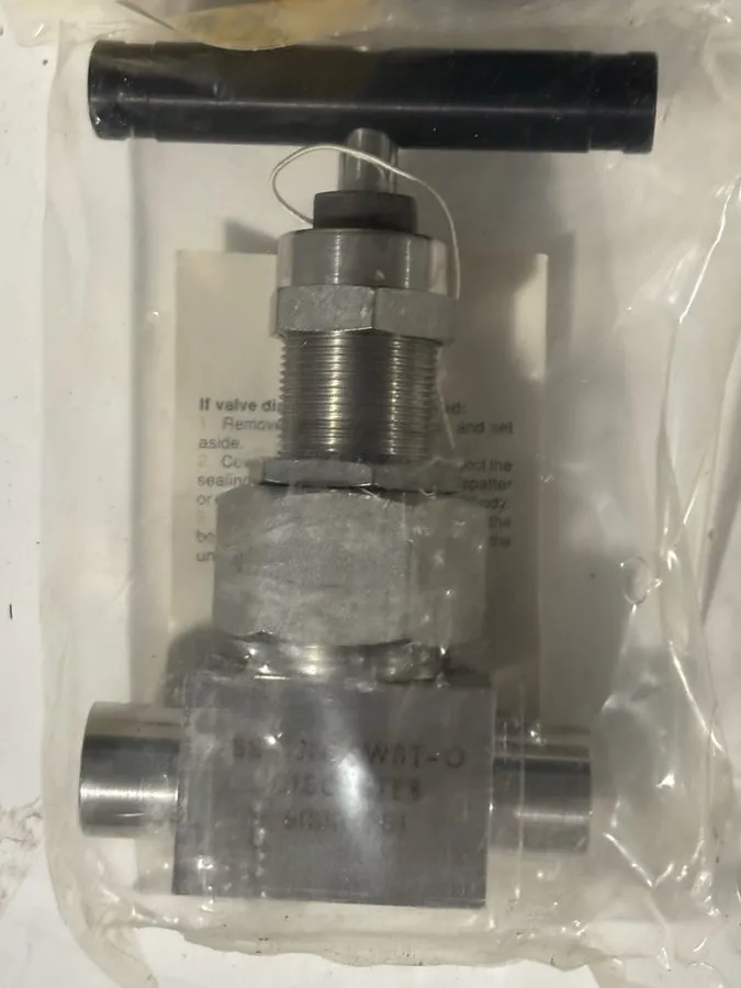 Клапан Swagelok SS-12NBSW8T-G SS Severe-Service Union-Bonnet Needle Valve