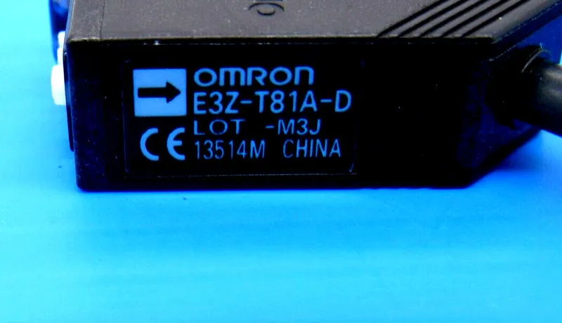 Фотоэлектрический датчик OMRON E3Z-T81A-D PHOTOELECTRIC SENSOR PNP LED PRE-WIRED