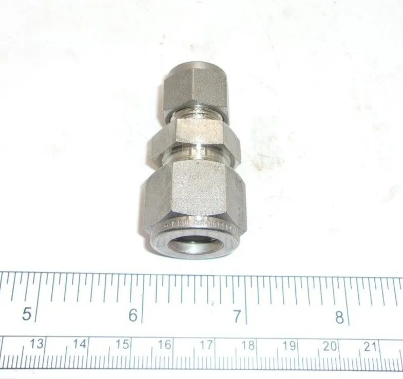 Фитинг Swagelok SS-810-6-6 Reducing Union 1/2” x 3/8” Tube Fitting Stainless