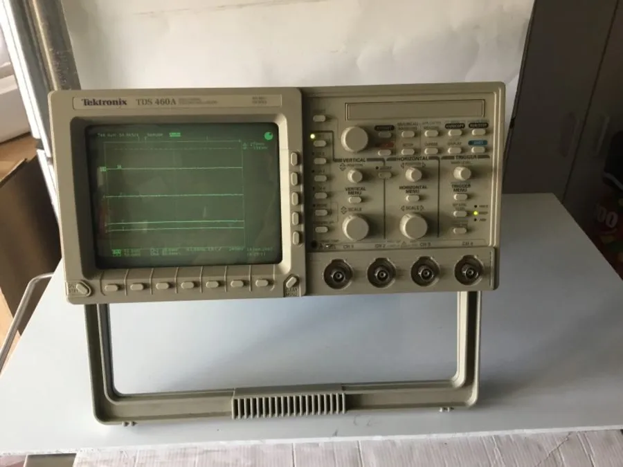 Осциллограф TEKTRONIX TDS460A Digital Oscilloscope 400MHz 4-Channel 100 MS/s GPI