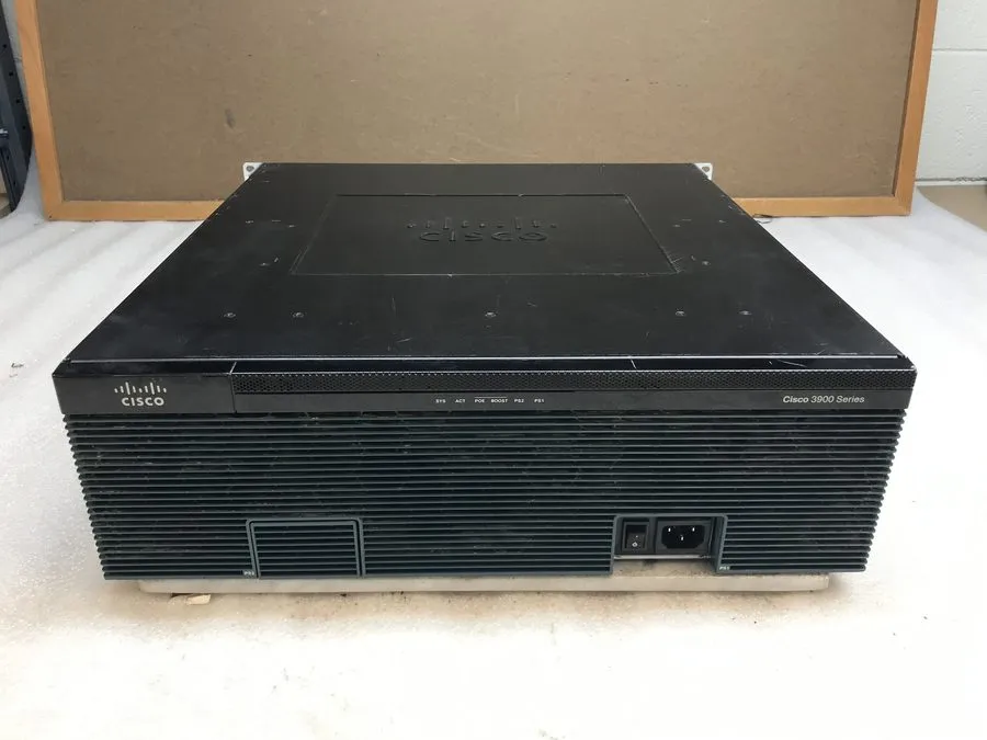 Маршрутизатор Cisco 3945 3-Port Gigabit Wired Router (CISCO3945/K9) — фото лота 1