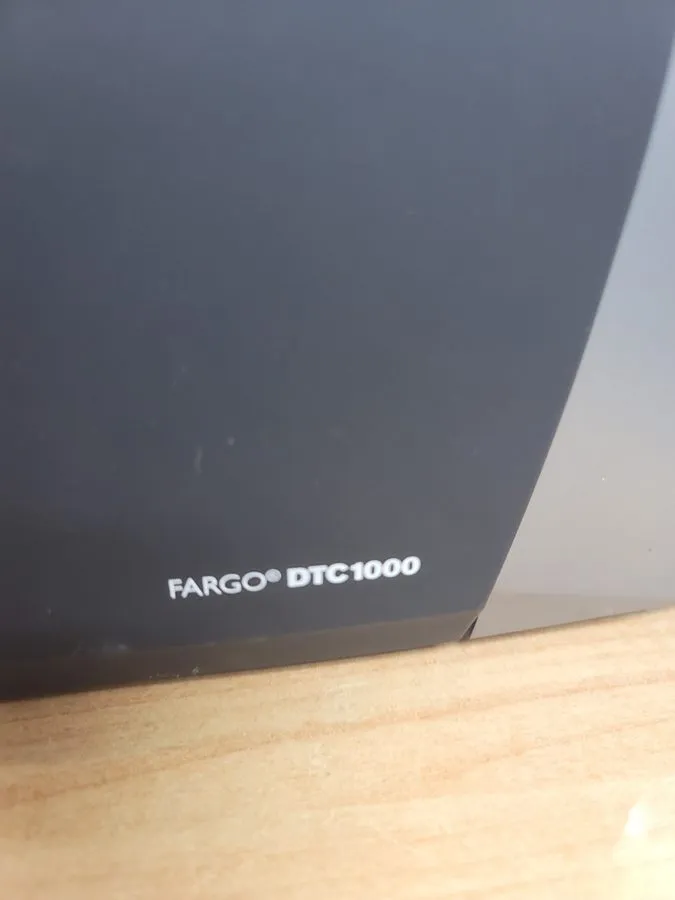 Принтер этикеток HID Fargo DTC1000 ID Card Printer USB Color Badge Printer Power