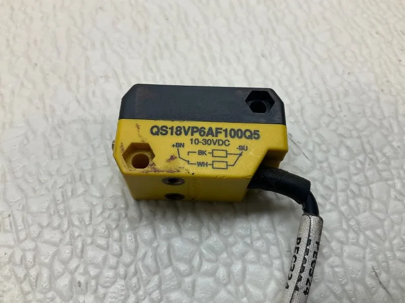 Фотоэлектрический датчик BANNER ENGINEERING QS18VP6AF100Q5 PHOTOELECTRIC SENSOR