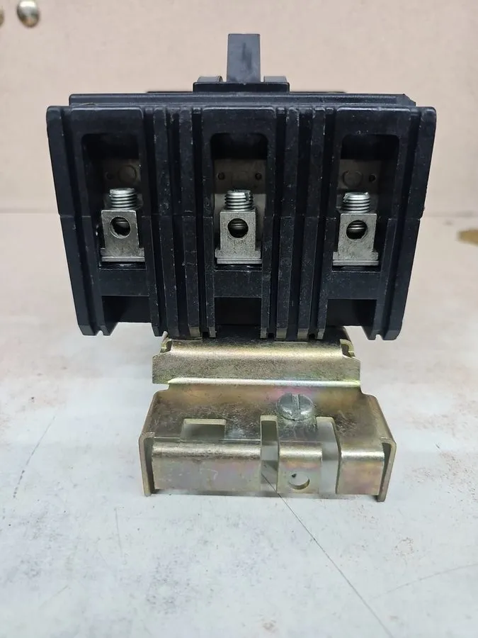Автоматический выключатель Square D FA34020 I-Line Circuit Breaker 20A 3-Pole 48