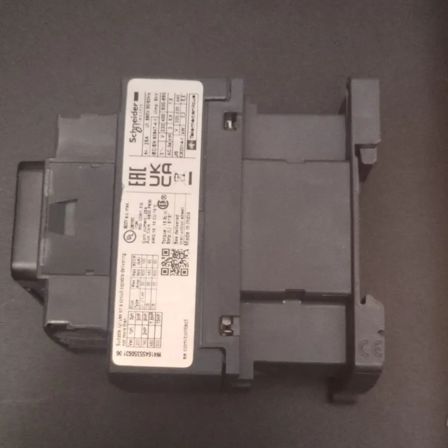 Контактор Schneider Electric TeSys D LC1D12 IEC Contactor 12A AC 110-120V Coil 3