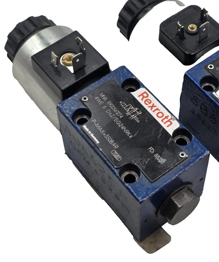 Пневмораспределитель Rexroth R900561274 24 VDC 124 A Hyrdaulic Directional Contr