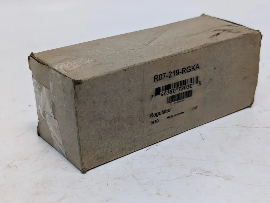 Трубопроводная арматура Norgren R07-219-RGKA Air Pressure Regulator with Gauge,  — фото лота 1