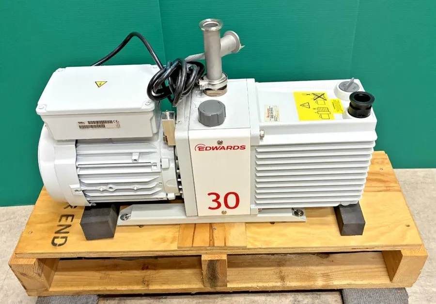 Насос Edwards E2M30 Dual Stage Rotary Vane Vacuum Pump P/N A374-15-903