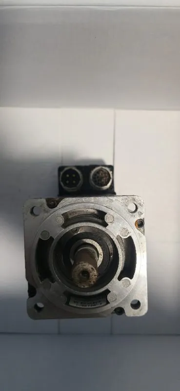 Серводвигатель Allen Bradley MPL-B330P-SK22AA Servo Motor 1.8kW — фото лота 3