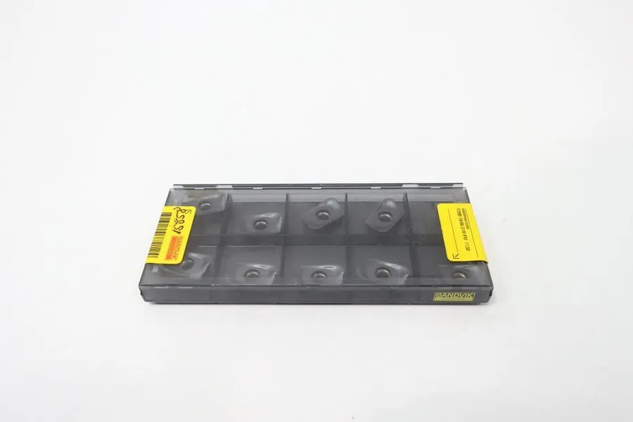 Режущий инструмент Sandvik Coromant Carbide Milling Insert R390-18 06 40H-PL 102