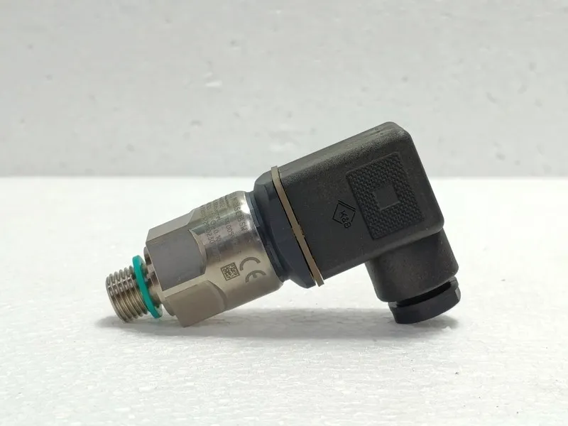 Датчик давления JUMO MIDAS C18 SW 401012 Pressure Transmitter 0-100bar 0-10V