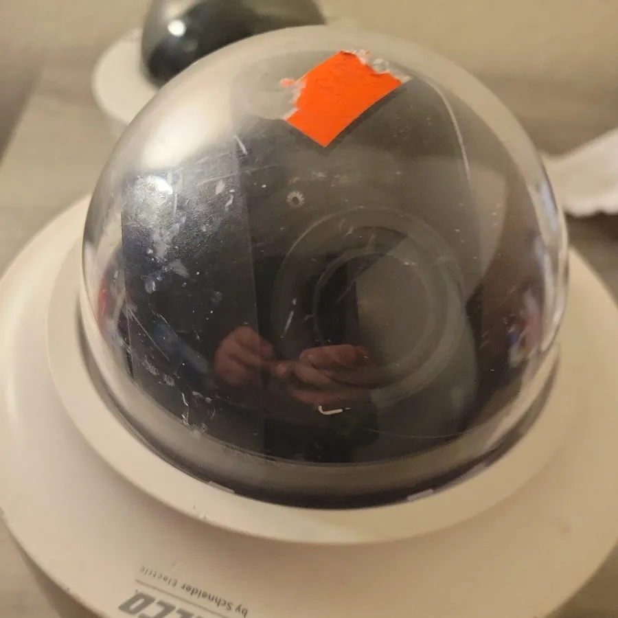 Камера Pelco Sarix IMP Series Environmental Mini Dome Camera IMP1110-1