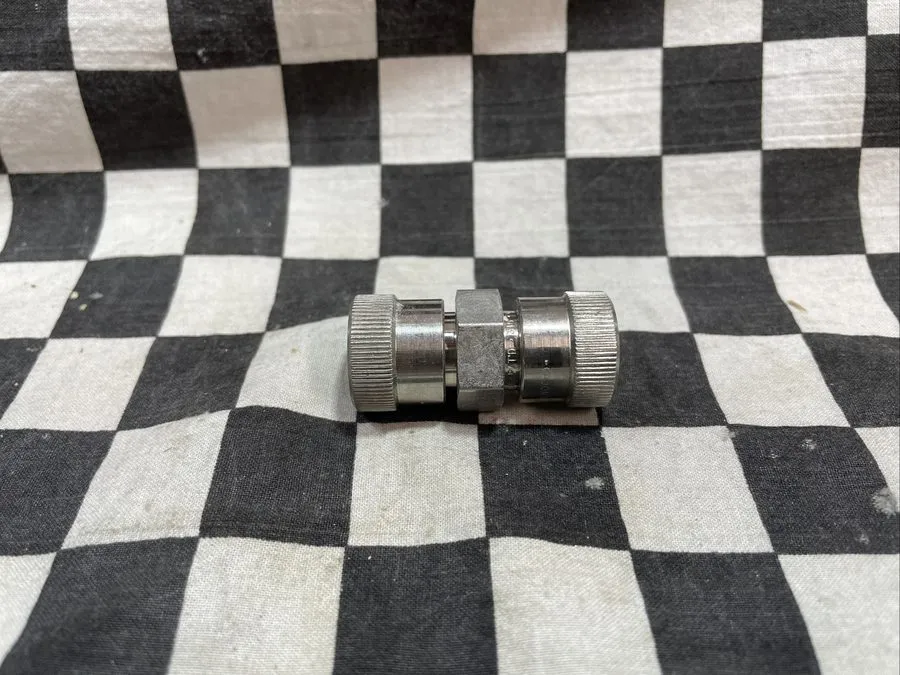 Фитинг Swagelok Ultra-Torr Vacuum Fitting 3/8", SS-6-UT-6, SHIPSAMEDAY