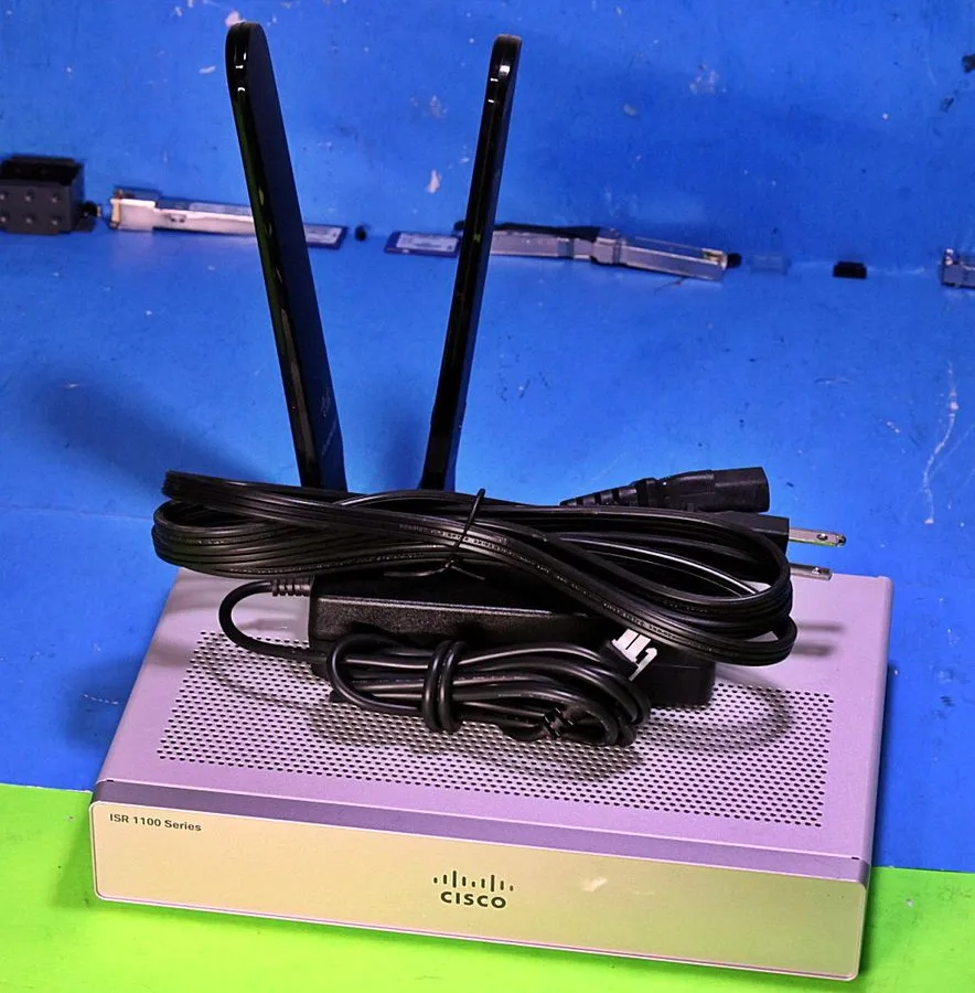 Маршрутизатор Cisco 1100 Series ISER 4-port Gigabit Router C1101-4PLTEPWB A913