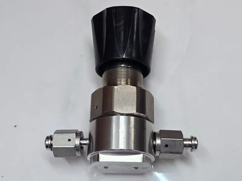 Трубопроводная арматура Tescom Pressure Regulator Model 44-2261-RH2 — фото лота 1
