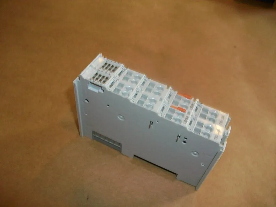 Модуль ввода-вывода WAGO 8-Channel Output Module 24VDC 750-530