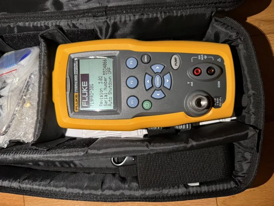 Калибратор FLUKE 719PRO 30G PRESSURE CALIBRATOR KIT — фото лота 1