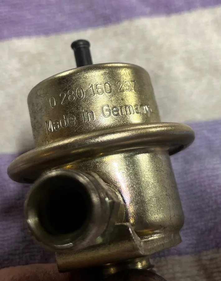 Трубопроводная арматура Porsche 911 964 928 Fuel Pressure Regulator (3.5 bar) UR — фото лота 2