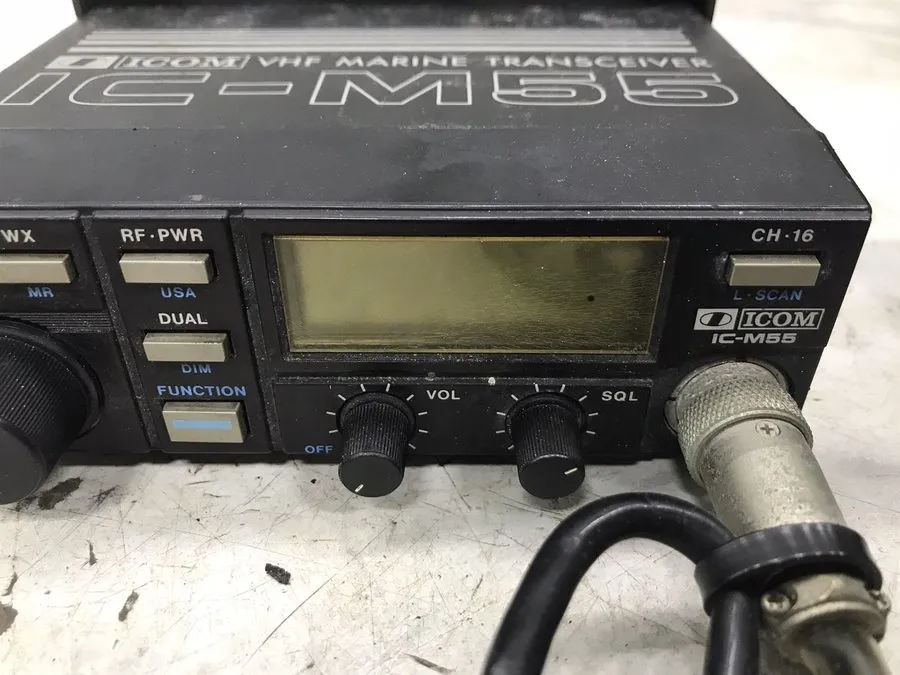 Радиостанция Icom IC-M55 VHF Marine Transceiver Radio WX w/ Hand Mic Not Sold As