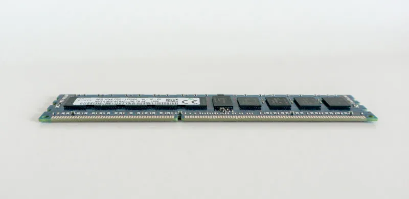 Модуль памяти SK Hynix HMT41GR7AFR4C-RD 8GB 1Rx4 PC3-14900R DDR3 ECC Server RAM