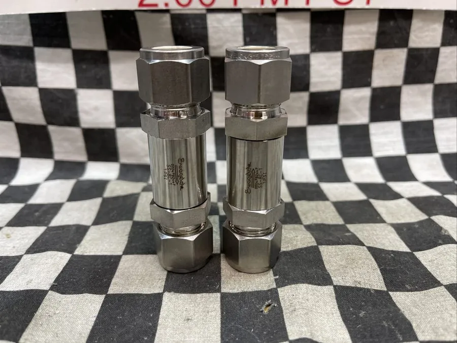 Клапан Swagelok SS-8C-1 1/2" SS check valve, 1 psi cracking pressure