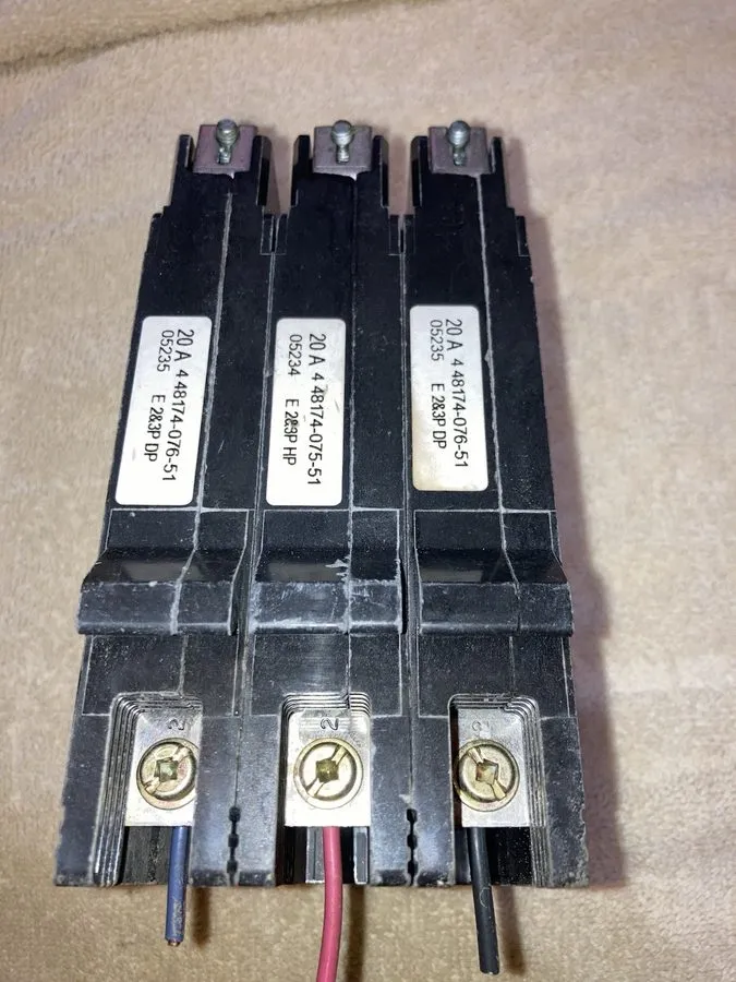 Автоматический выключатель SQUARE D EDB34020, 3P, 20A, 480V, BOLT-ON CIRCUIT BRE