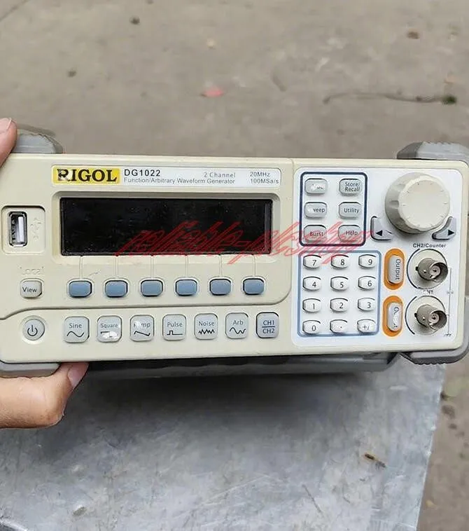 Генератор сигналов RIGOL DG1022 FUNCTION/ARBITRARY WAVEFORM GENERATOR 25 MHz,2CH