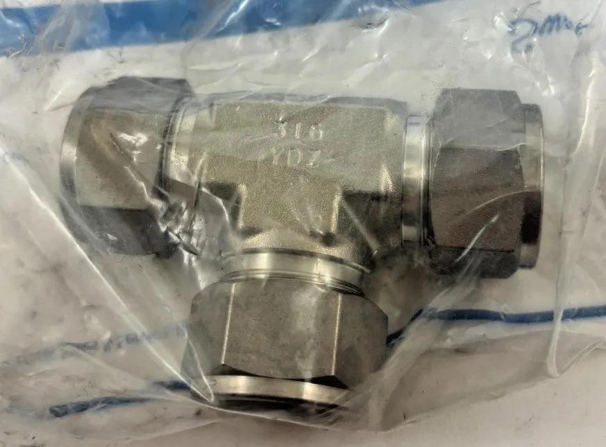 Фитинг SWAGELOK SS-1210-3 TUBE FITTING