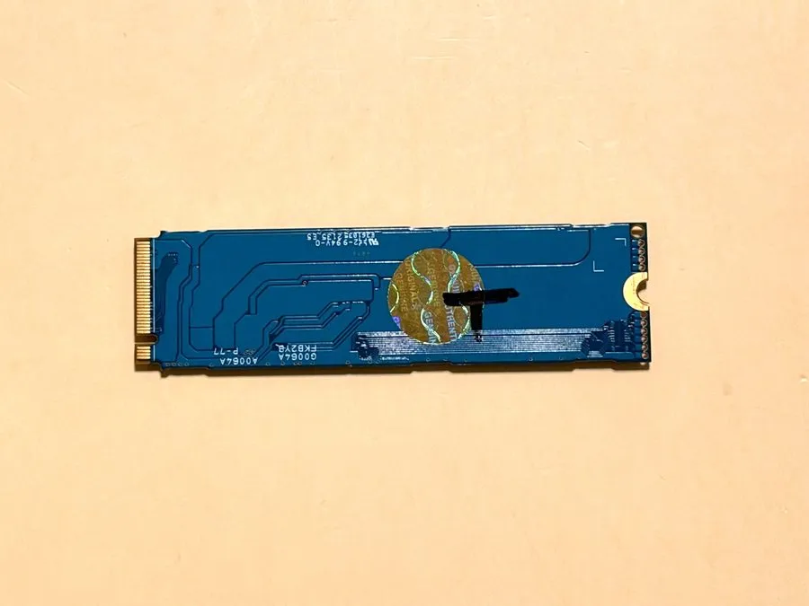 SSD-накопитель KIOXIA 2TB NVMe M.2 SSD PCIe Gen 4x4 KXG70PNV2T04 0YTYK1 98% Heal