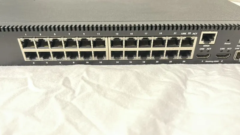 Коммутатор Dell PowerConnect 5524 24 Port Gigabit PoE 2x 10GbE SFP+ Switch