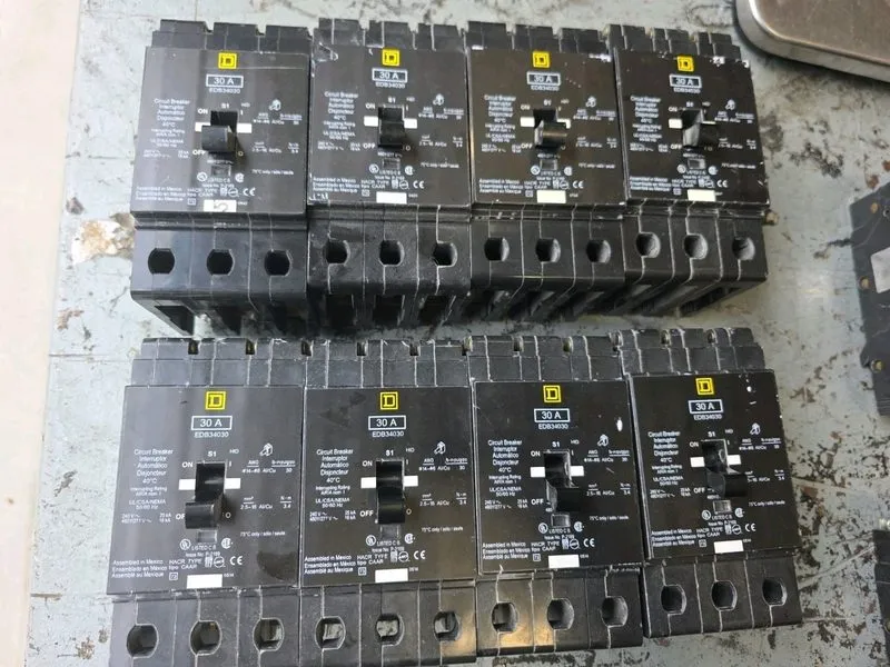 Автоматический выключатель Square D EDB34030 Circuit Breaker 30A 3-Pole 480V AC 