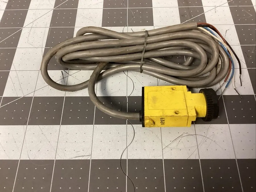 Фотоэлектрический датчик Banner SM312CV Mini-Beam Convergent Photoelectric Senso