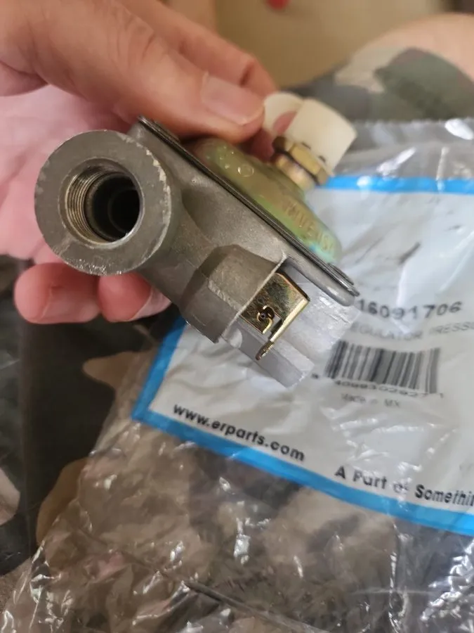 Трубопроводная арматура Gas Oven Pressure Regulator для Electrolux 316091706 AP2 — фото лота 1