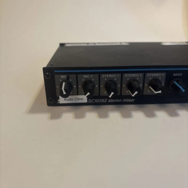 Микшерный пульт Shure SCM262 Microphone Mixer 2 SLIGHTLY DAMAGED KNOBS w5c