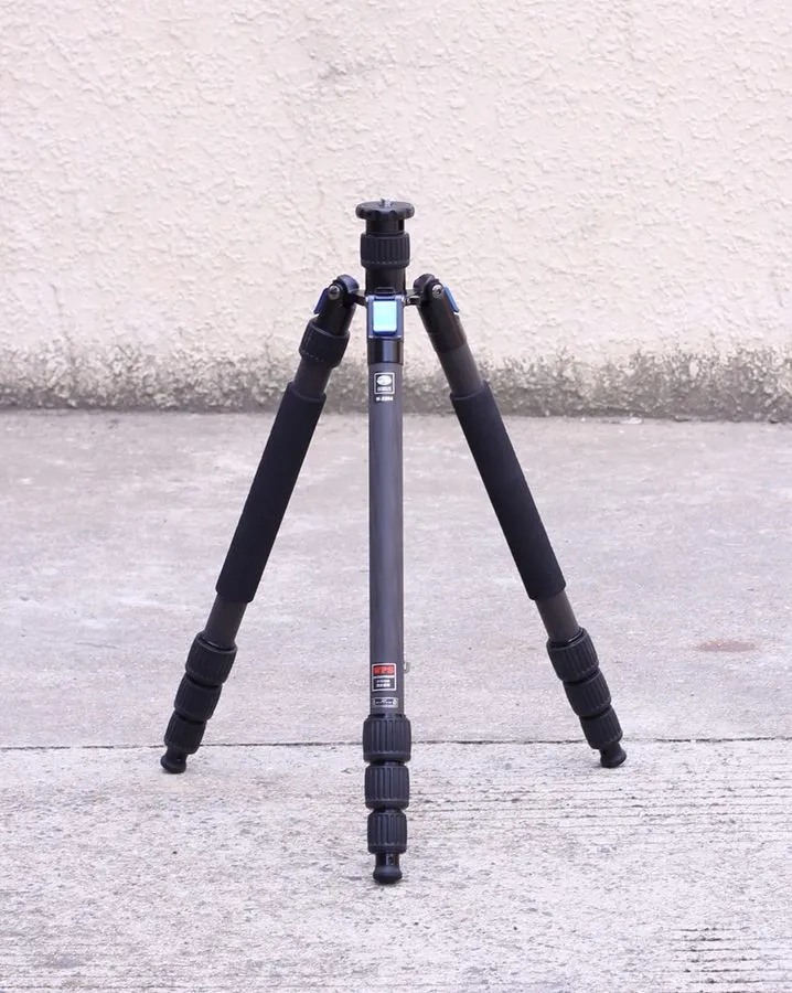 Камера Sirui Tripod W-2204 Waterproof Carbon Fiber 4-Section Camera Tripod — фото лота 1