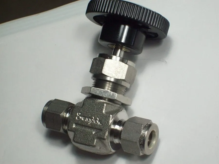 Клапан Swagelok 3/8" Stainless Steel Bonnet Needle Valve SS-1RS6 (LXE9J)