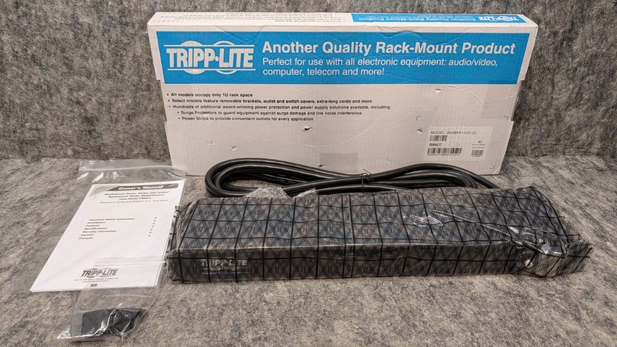 ИБП Tripp Lite Series Isobar 12-Outlet Network Server Surge Protector 20A, 15 ft