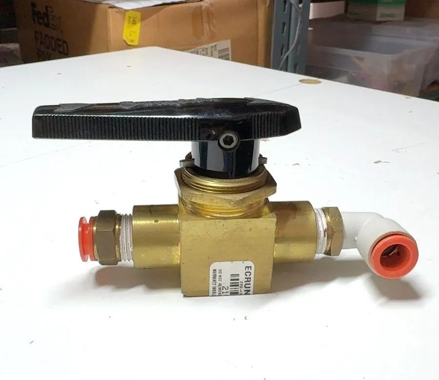 Клапан Swagelok B-45F8 2500psi Brass Valve 1/2" NPT Female