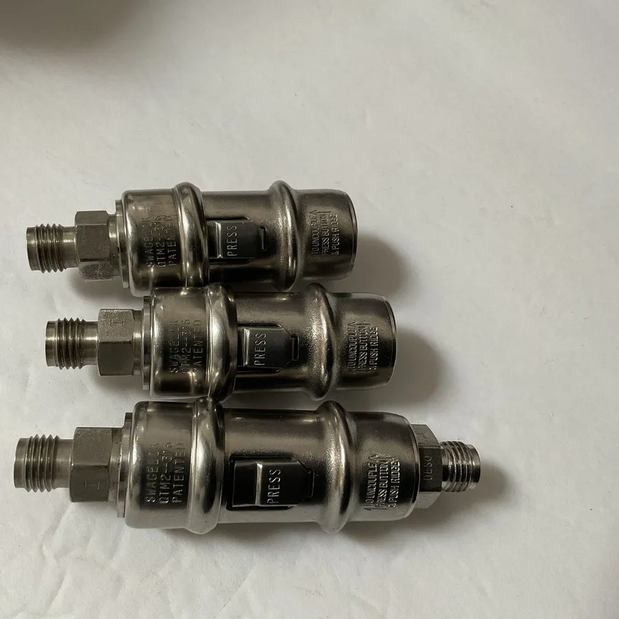 Фитинг Swagelok Quick Connect PTFE SEALED SS-QTM2A-B-400 .6CV, 1/4 TUBE FITTING 