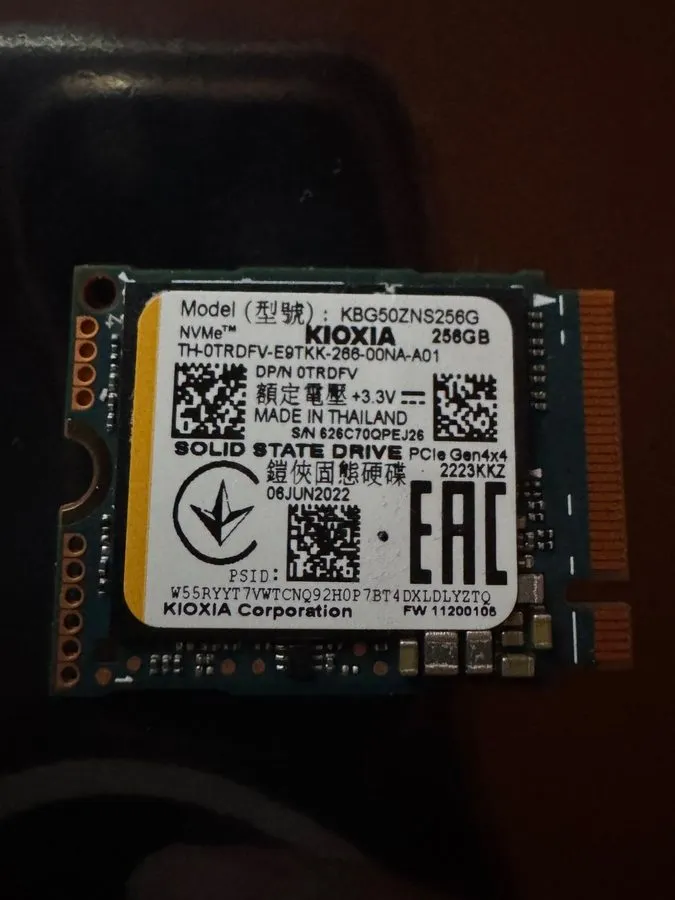 SSD-накопитель Kioxia Toshiba BG5 256GB KBG50ZNS256G SSD M.2 NVMe 2230 PCIe Gen4